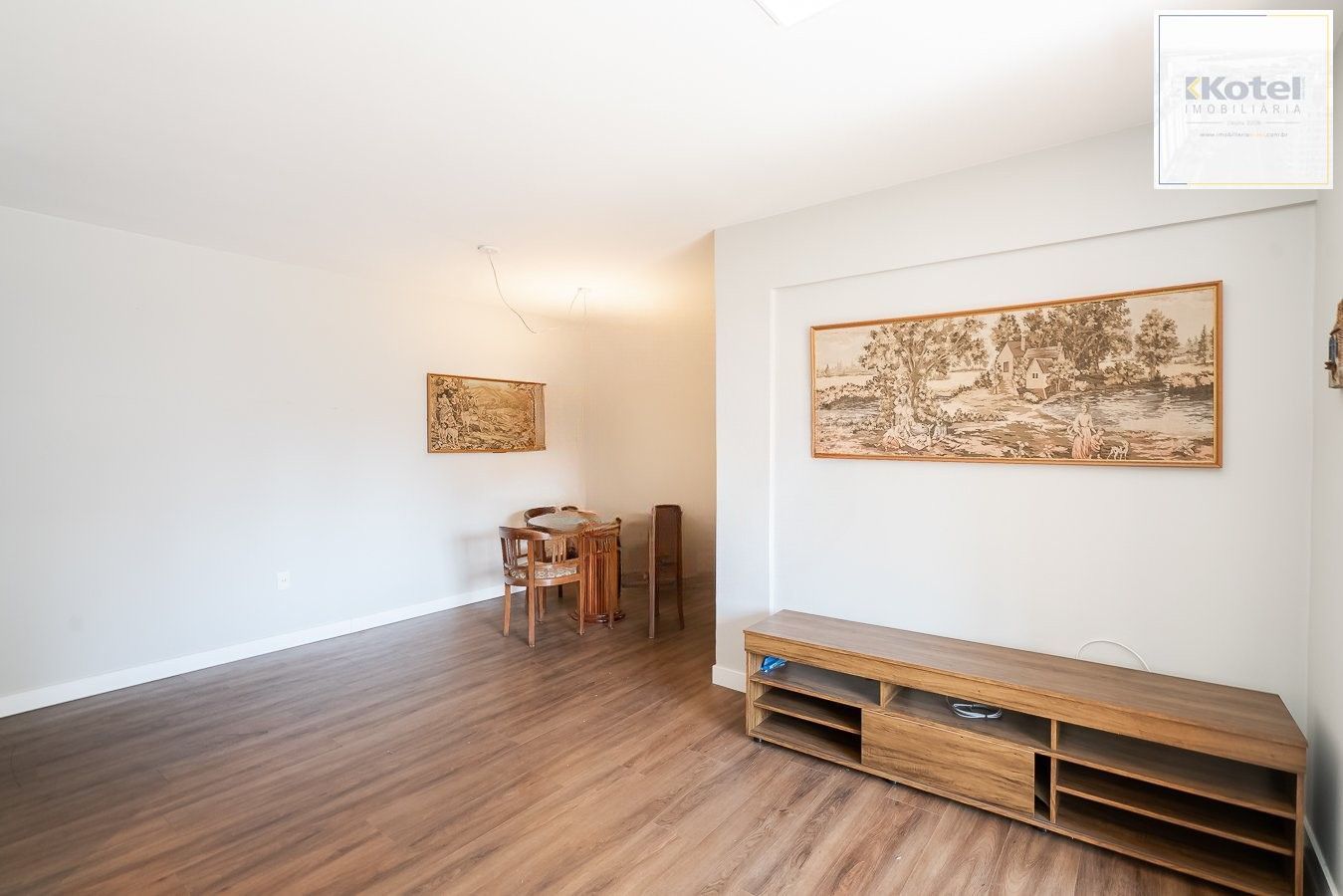 Apartamento 2 dormitórios com suíte à venda próximo a Encol