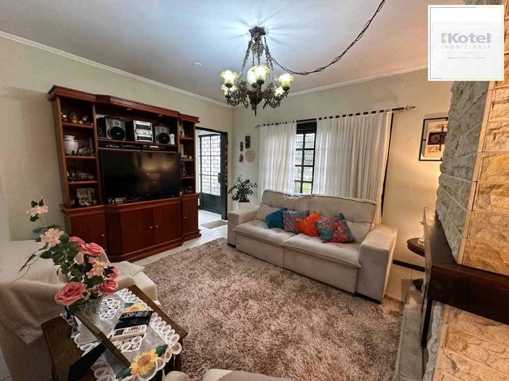 Vende-se ampla casa 3 quartos com hidro, 2 vagas, living com ladeira e salão de festas com churrasqueira - 260m² - Medianeira — foto 2