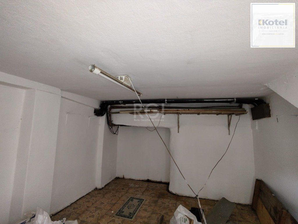 Casa para Venda - 98m², 2 dormitórios, 2 vagas - Alto Petrópolis
