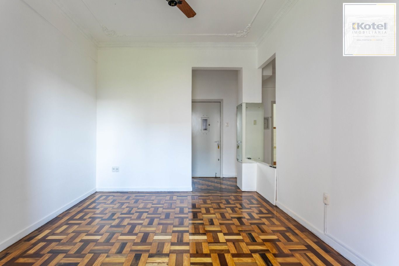 Vende-se apartamento com 2 quartos, 79 m² e sacada - Centro Histórico