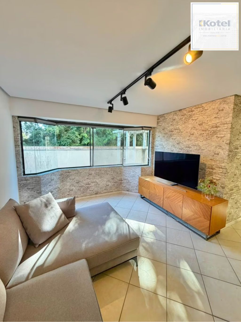 Vende-se apartamento com 1 quarto, 64,90m² e 1 vaga – Auxiliadora