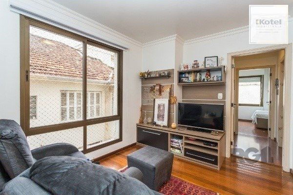 Vende-se cobertura com 4 quartos (2 suítes), 154m² e 1 vaga – Moinhos de Vento