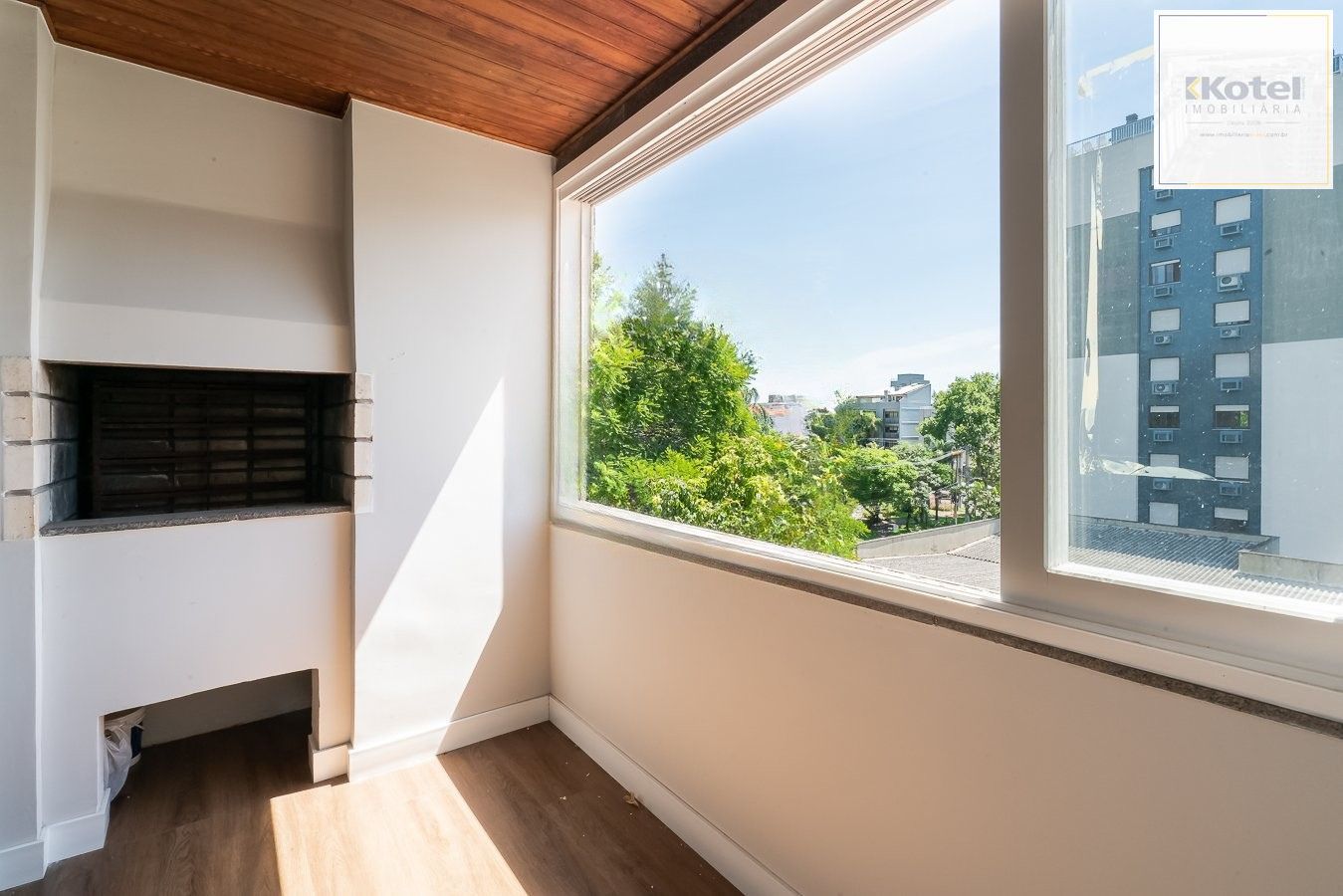 Apartamento 2 dormitórios com suíte à venda próximo a Encol