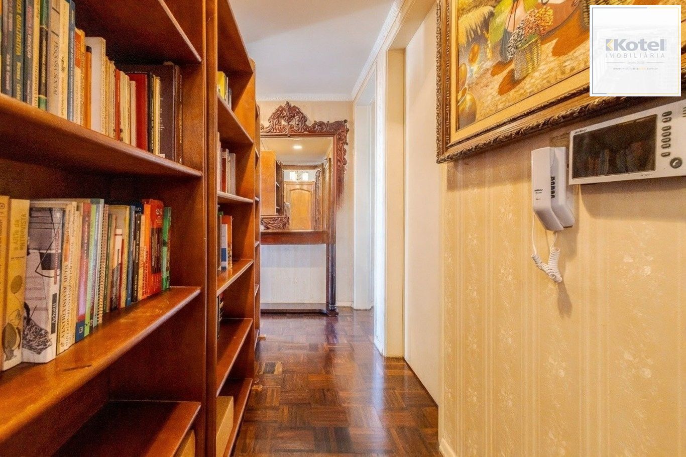 Vende-se apartamento com 3 quartos (1 suíte), 122 m² e 1 vaga – Petrópolis