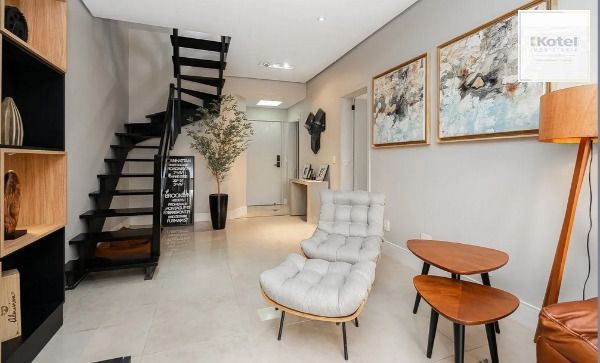 Vende-se cobertura com 2 dormitórios, sendo 1 suíte no bairro Auxiliadora — foto 4