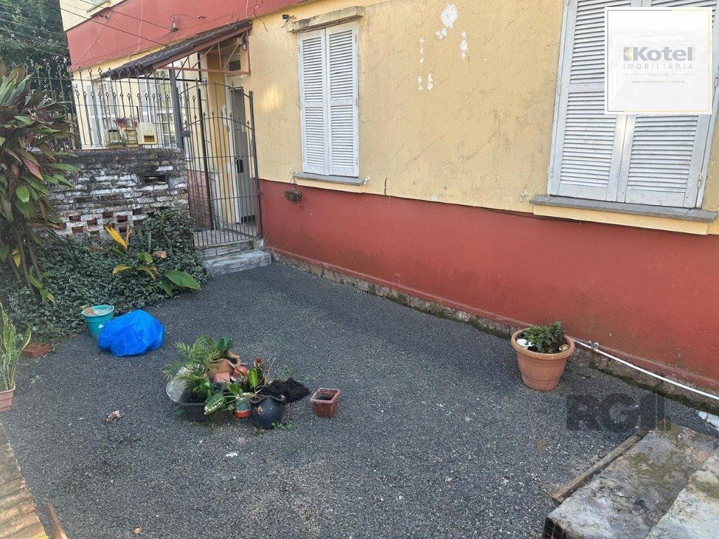 Vende-se casa 2 dormitórios 2 vagas de garagem com casa nos fundos - 145m² - Passo D'areia