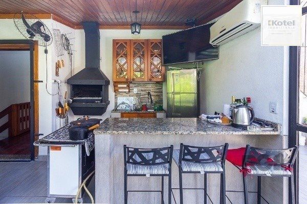 Cobertura para Venda - 100.94m², 3 dormitórios, sendo 1 suites, 2 vagas - Petrópolis