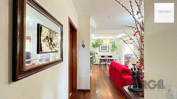 Apartamento com 3 Dormitórios, Suíte e Sacada e 1 vaga - 115m² - Petrópolis — foto 4