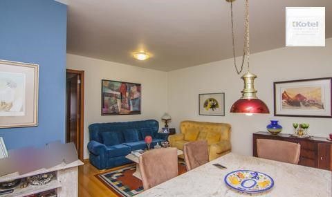 Vende-se apartamento com 3 quartos (1 suíte), 91 m² e 1 vaga – Menino Deus