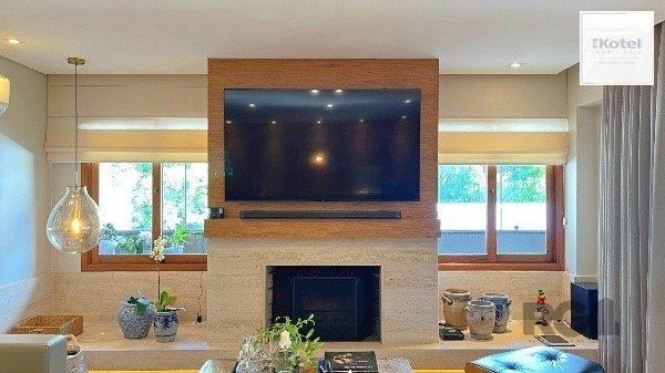 Apartamento de 200m², 4 quartos, 1 suíte e 4 vagas – Moinhos de Vento — foto 3