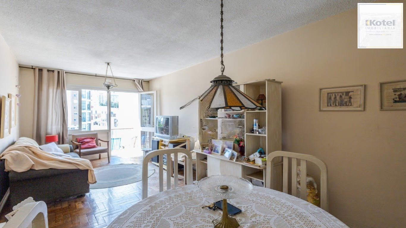 Excelente apartamento de 2 D na Demétrio Ribeiro