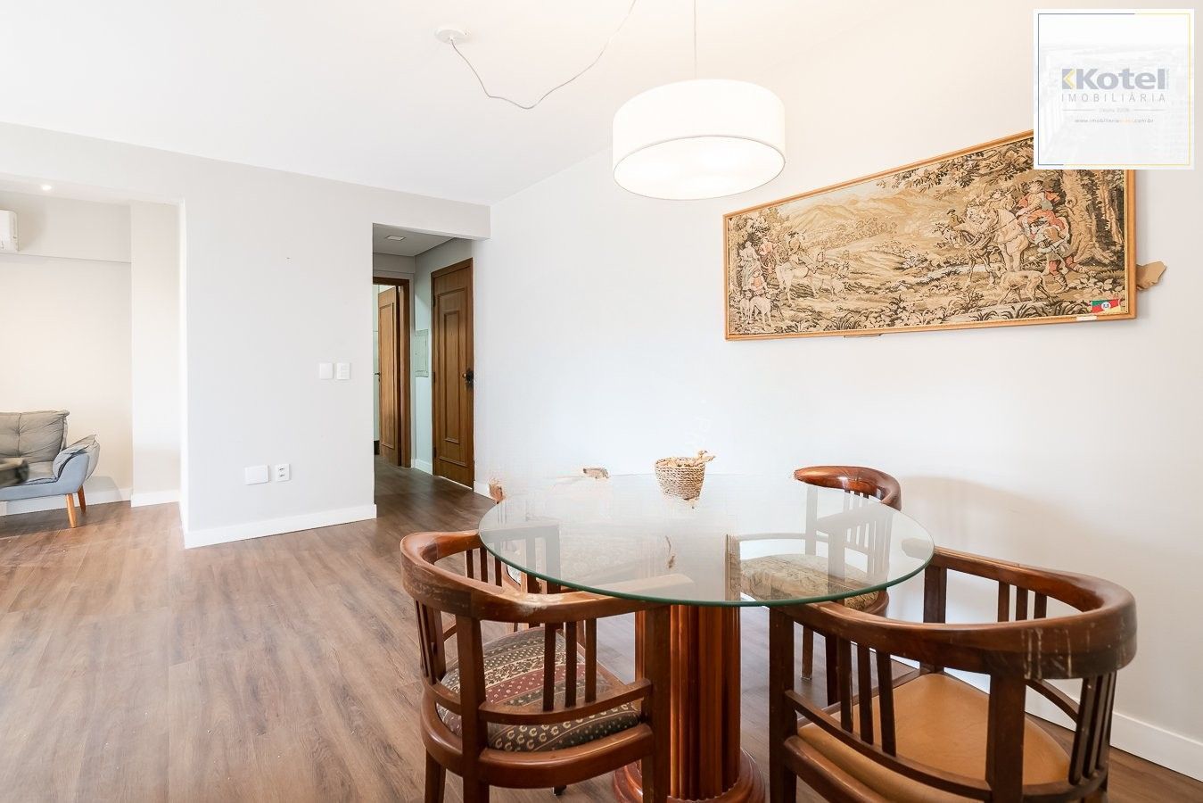 Apartamento 2 dormitórios com suíte à venda próximo a Encol