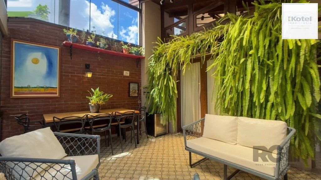 Vende-se ampla casa em condomínio com 3 dorm sendo 2 suítes, com 2 vagas e terraço - 200m² - Vila Assunção