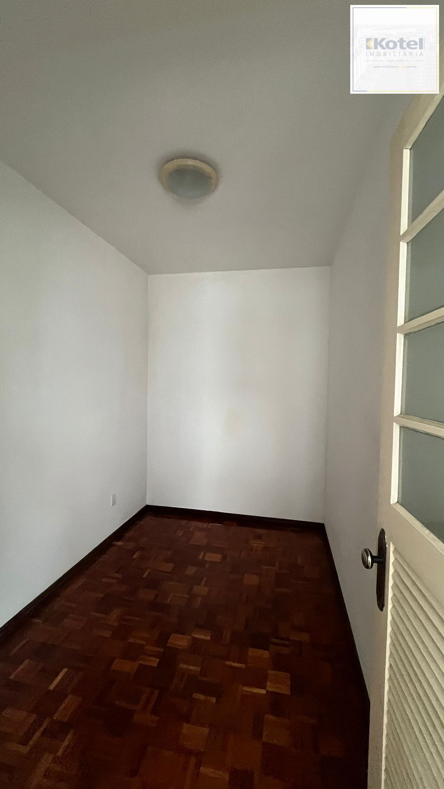 Apartamento com 2 quartos e 77m² à venda em Rio Branco, Porto Alegre. — foto 3