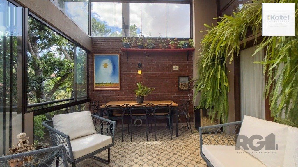 Vende-se ampla casa em condomínio com 3 dorm sendo 2 suítes, com 2 vagas e terraço - 200m² - Vila Assunção