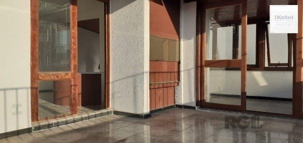 Vende-se bela cobertura de 122m², 2 quartos 2 vagas, desocupado - Auxiliadora — foto 4