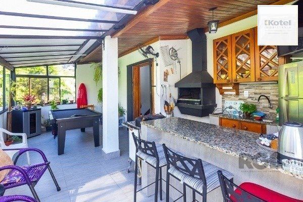 Cobertura para Venda - 100.94m², 3 dormitórios, sendo 1 suites, 2 vagas - Petrópolis