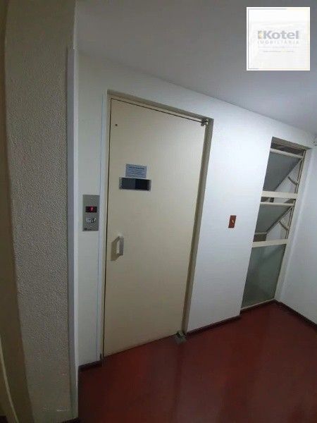 Vende-se cobertura com 1 quarto, churrasqueira, terraço, 80m² e 1 vaga - Bom Fim