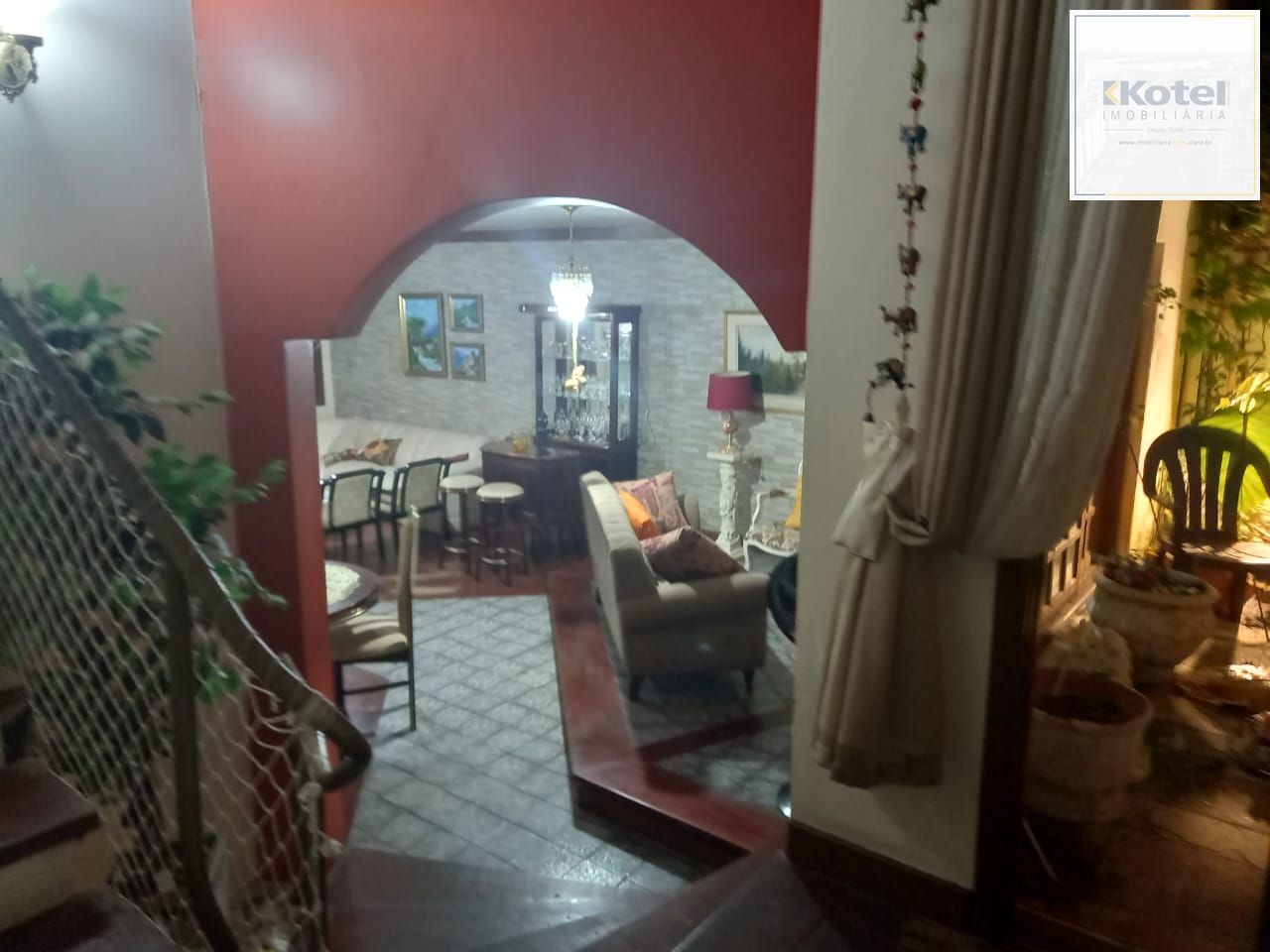 Excelente casa localzada ma Rua Santo Camaratto com 4 D e 1 suite — foto 3