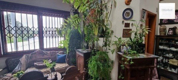 Vende-se ampla casa 6 quartos, 2 suítes, 5 vagas de garagem, churrasqueira e duas entradas individuais - 360m² - Chácara das Pedras — foto 4
