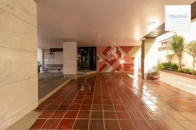 Vende-se cobertura com 1 quarto, churrasqueira, terraço, 80m² e 1 vaga - Bom Fim
