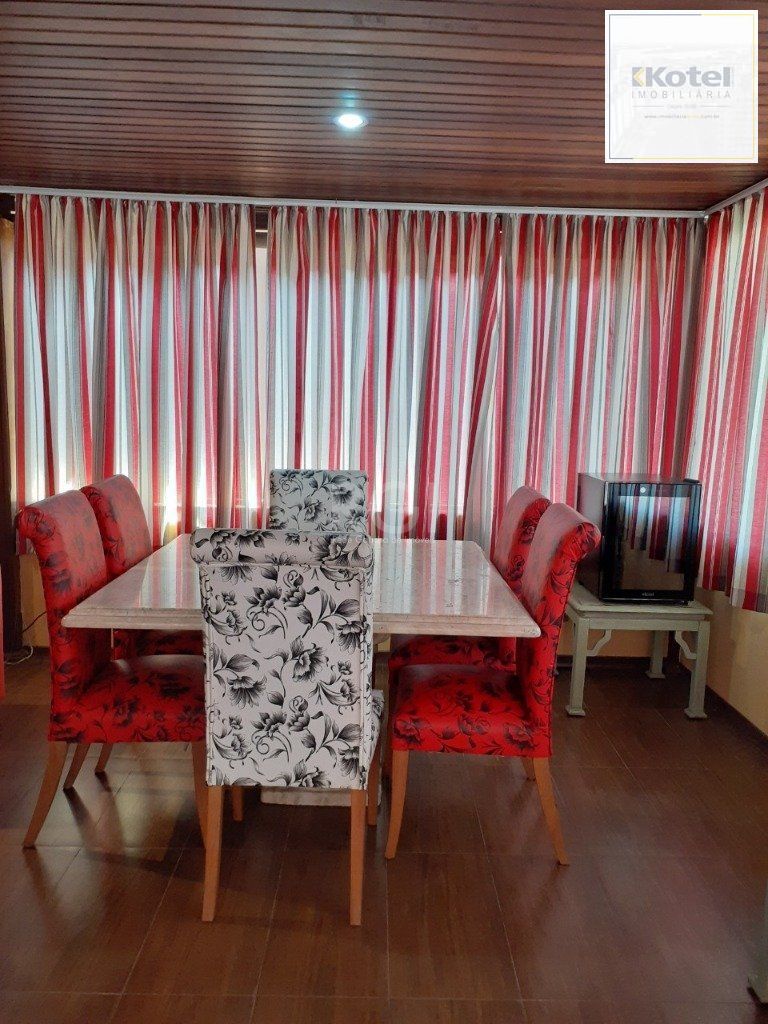 Casa 3 dormitórios, 2 suítes, 4 vagas, 257,52 m² de área privativa, no Bairro Ipanema — foto 5