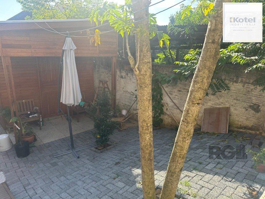 Vende-se casa 2 dormitórios 2 vagas de garagem com casa nos fundos - 145m² - Passo D'areia
