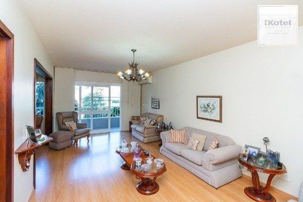 Vende-se amplo apartamento 3 quartos c/ suíte, 2 vagas, living com sacada e vista - 139m² - Auxiliadora