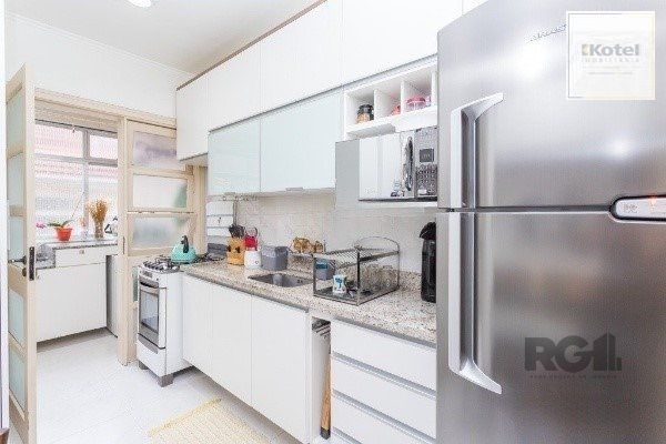 Vende-se cobertura com 4 quartos (2 suítes), 154m² e 1 vaga – Moinhos de Vento