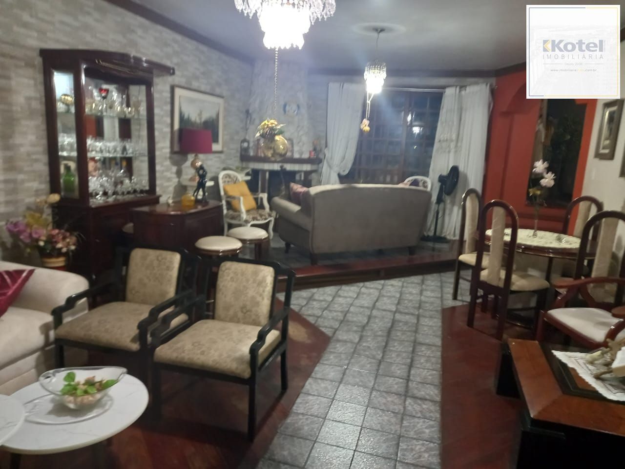 Excelente casa localzada ma Rua Santo Camaratto com 4 D e 1 suite — foto 5