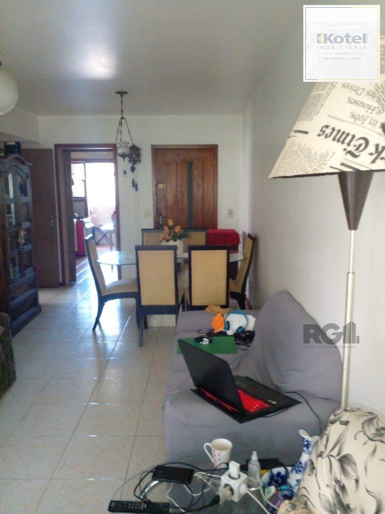 Apartamento de 2 dormitórios, 2 banheiros e 1 vaga de garagem no Bairro Petrópolis — foto 5