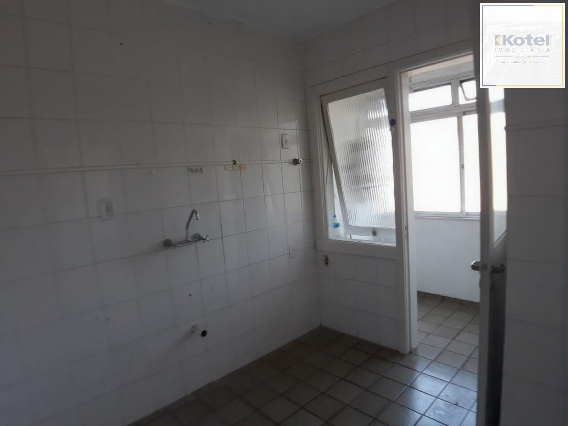Vende-se apartamento com 1 quarto, 47 m² e 1 vaga – São João