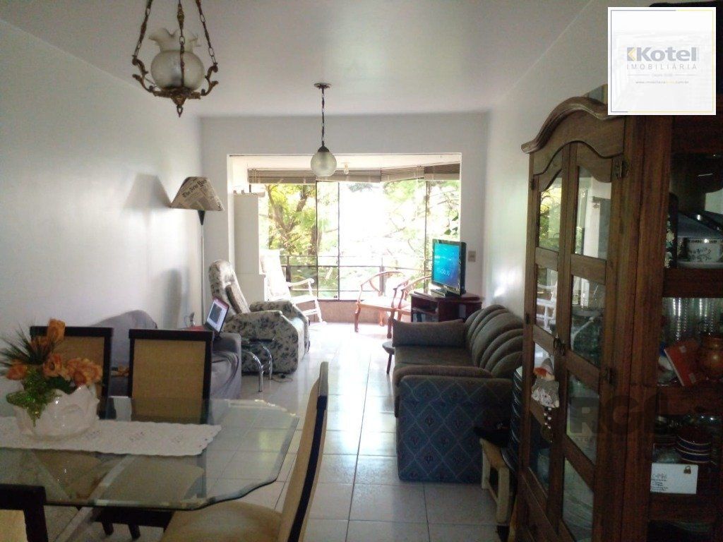 Apartamento de 2 dormitórios, 2 banheiros e 1 vaga de garagem no Bairro Petrópolis — foto 4