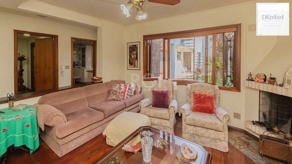 Casa para Venda - 300m², 3 dormitórios, sendo 1 suites, 4 vagas - Chácara das Pedras — foto 3