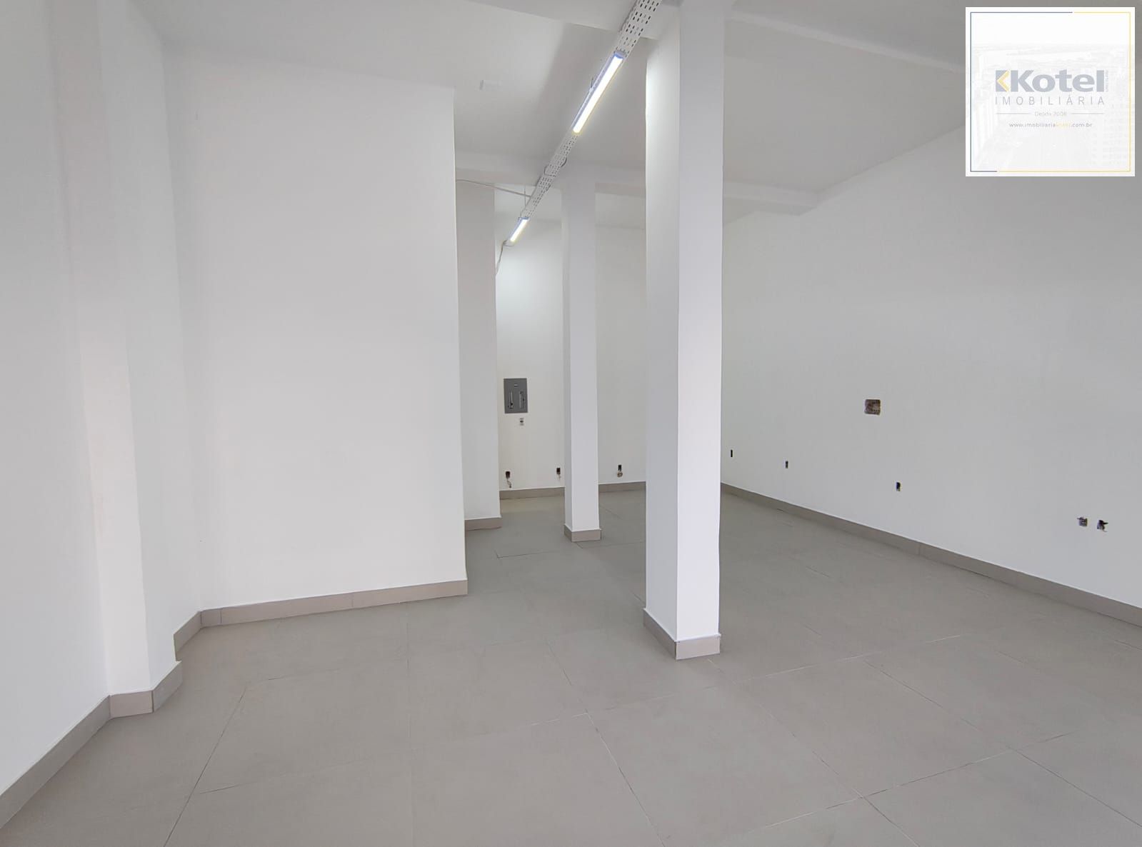 Vende-se loja com 100 m² - Floresta