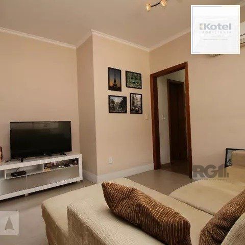 Vende-se apartamento 2 dorm c/ suite, living com sacada c/ churrasuqiera, vaga coberta - 93m² - Mont Serrat