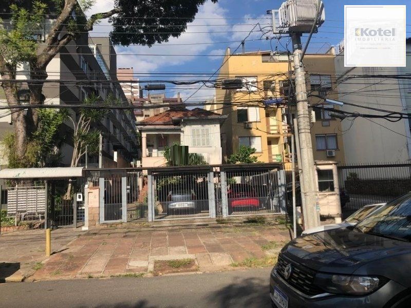 Terreno amplo com 8,80m²x63,50m² de área total, excelente localização no Bairro Petrópolis — foto 2