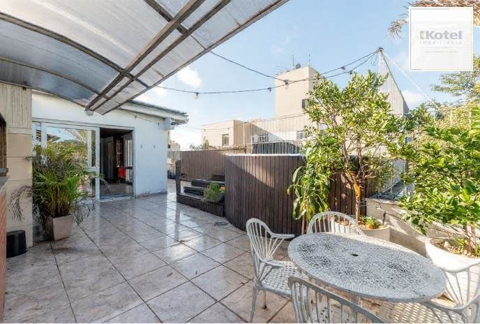 Vende-se cobertura com 4 quartos (1 suíte), 245 m² e 2 vagas – Boa Vista