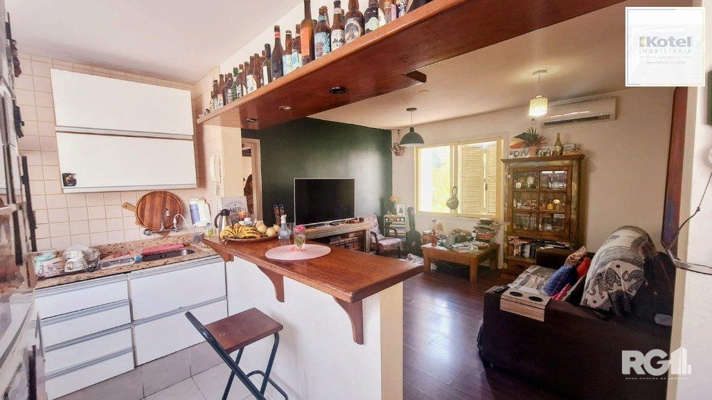 Apartamento com 2 dormitórios, 1 vaga coberta, no bairro Petrópolis, em  Porto Alegre, RS — foto 2