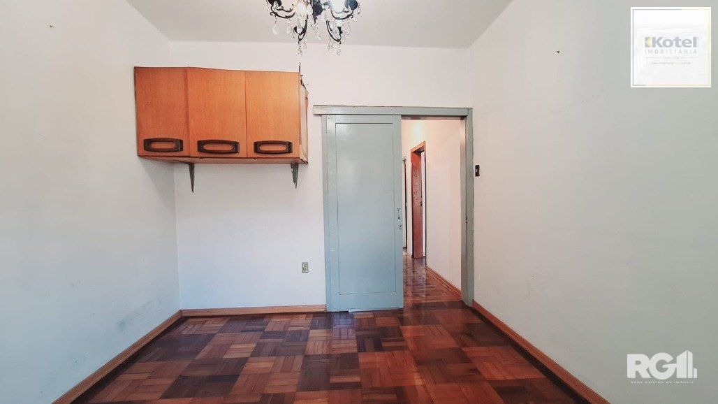 Apartamento com 3 dormitórios, 1 vaga coberta, no bairro Petrópolis, em Porto Alegre, RS — foto 2