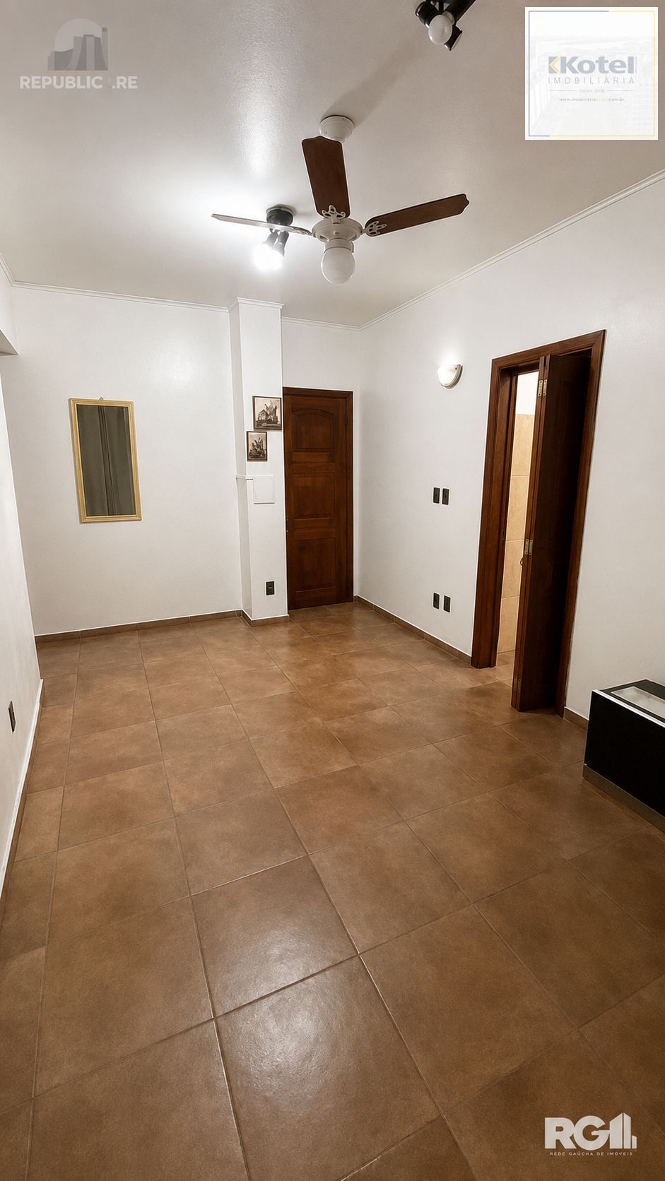 Apartamento semi mobiliado à venda no Centro Histórico de Porto Alegre