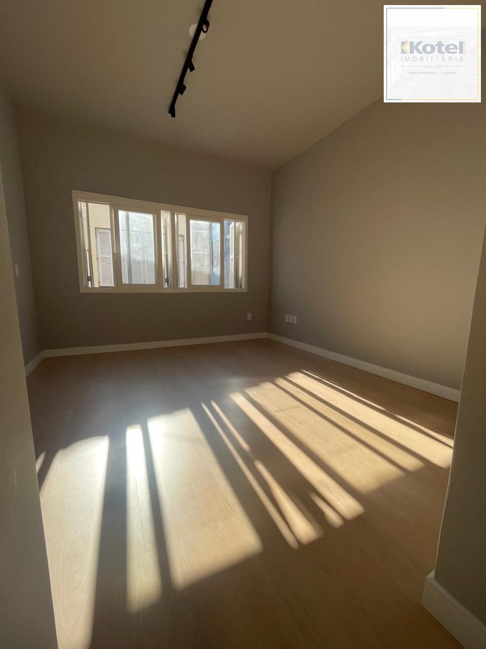 Kitnet, à venda, 24 m², Cidade Baixa - Porto Alegre — foto 2