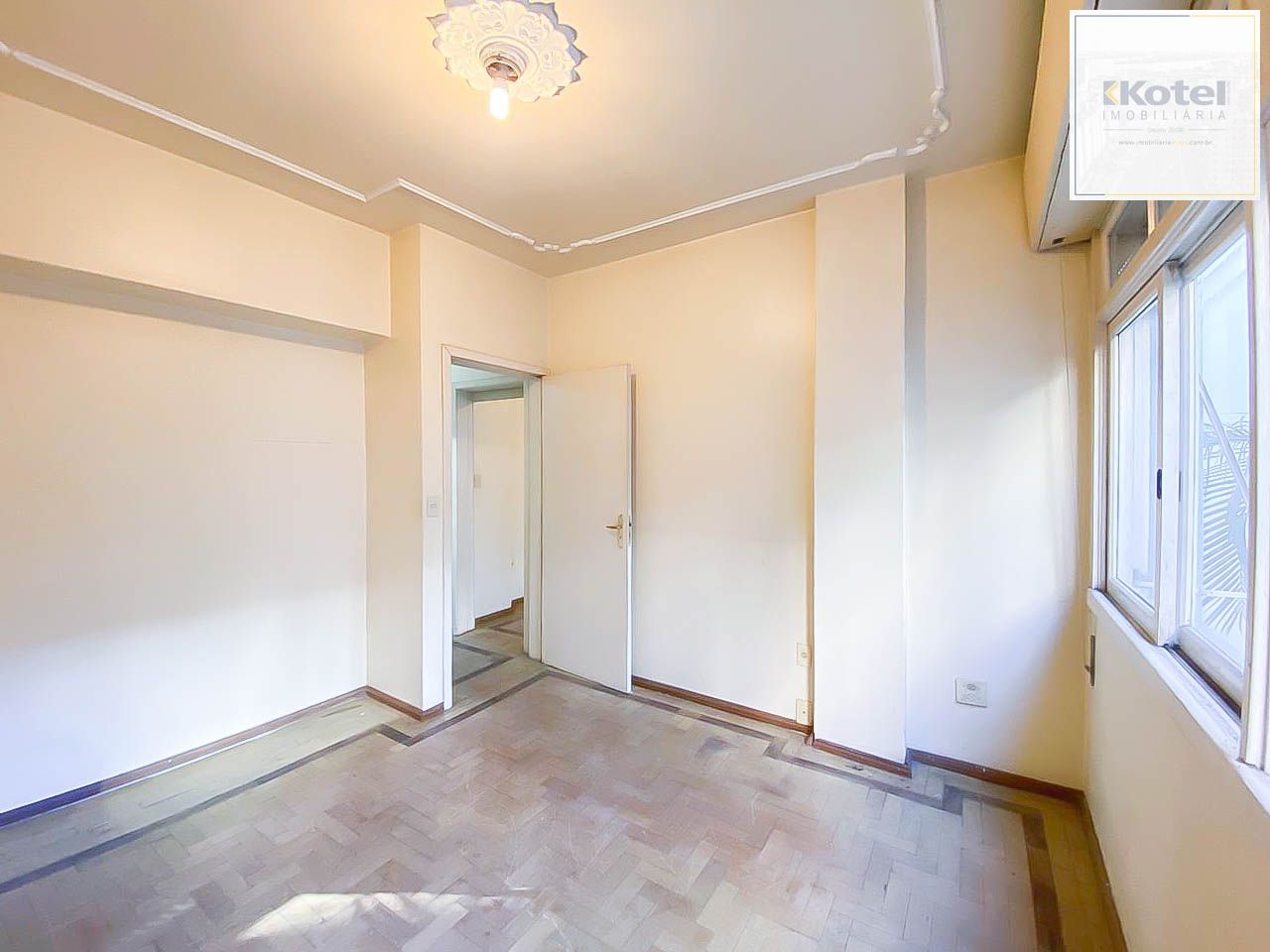 Apartamento amplo de 3 dormitórios, ensolarado, com portaria 24h próximo à UFRGS — foto 4