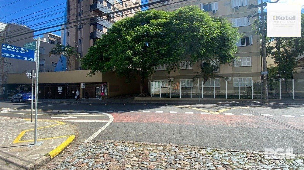 Loja no Bom Fim com garagem- Cód. RP389767