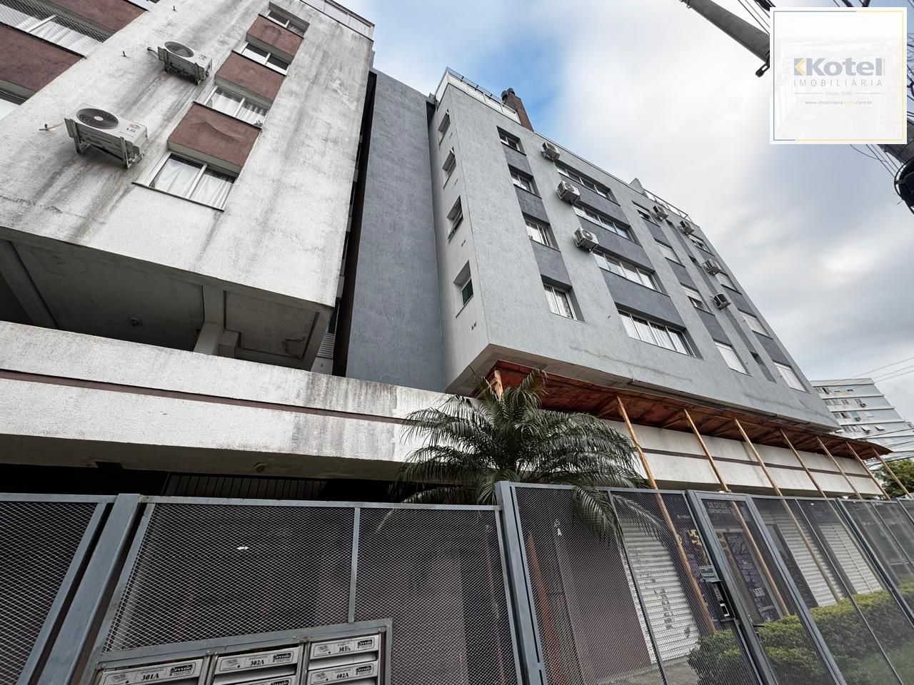 Apartamento semimobiliado à venda no bairro Santana, Porto Alegre — foto 2