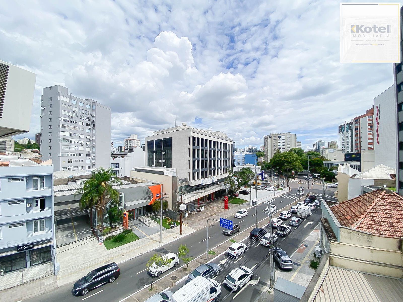 Sala Comercial à Venda na Av. Benjamin Constant – Andar Alto e Portaria