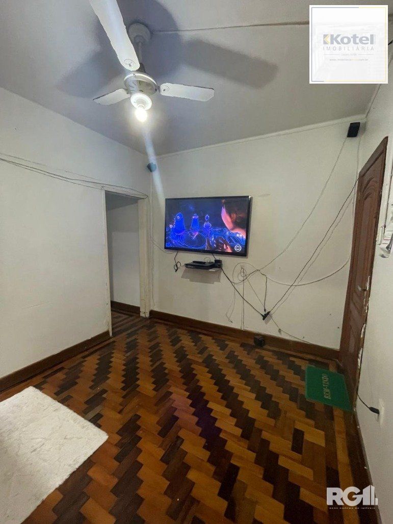 APARTAMENTO DE 2 DORMITÓRIOS NO CENTRO HISTÓRICO.