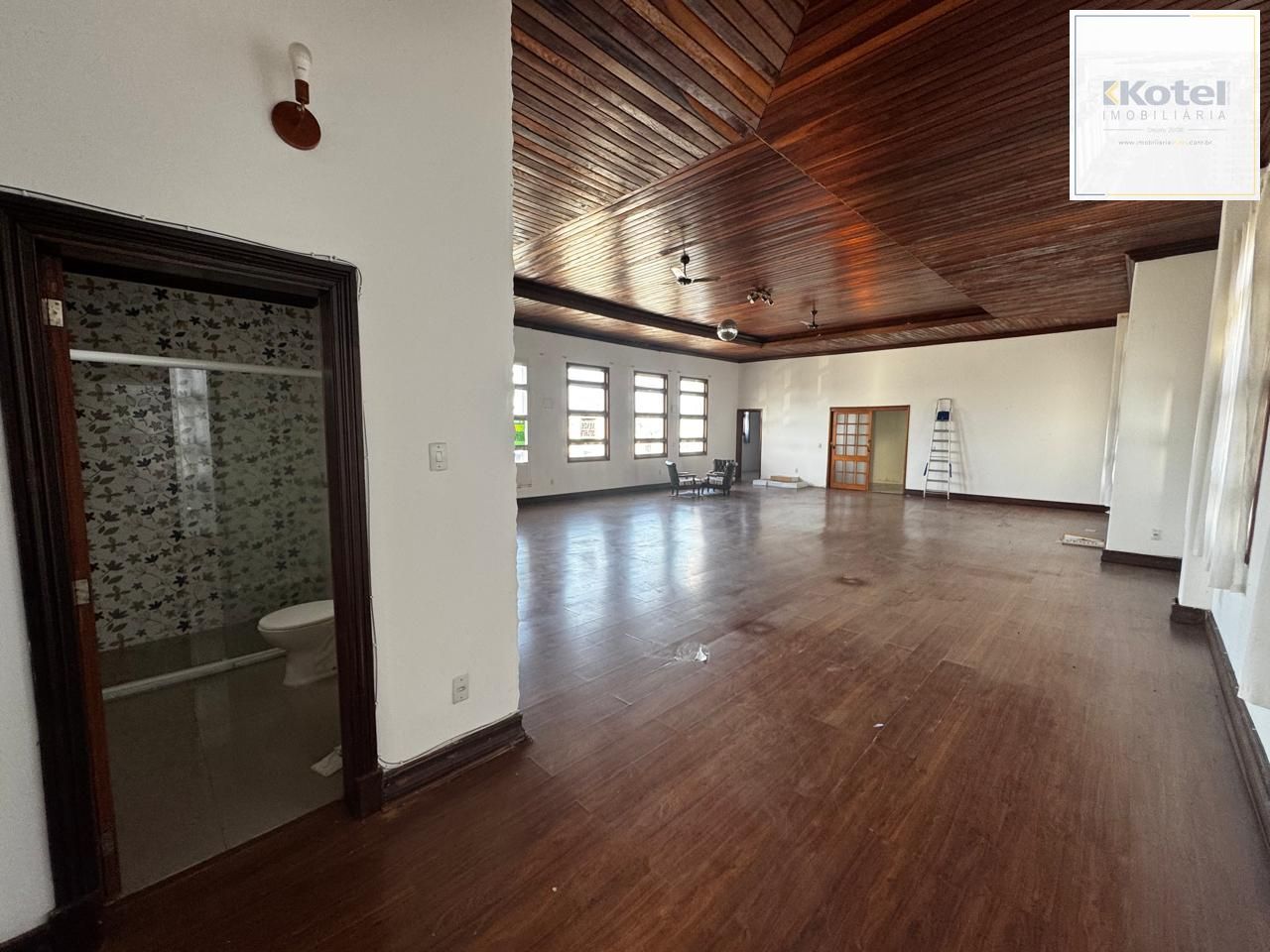 Cobertura com Vista Panorâmica para a Redenção – 4 Dormitórios, 2 Suítes – Porto Alegre — foto 4