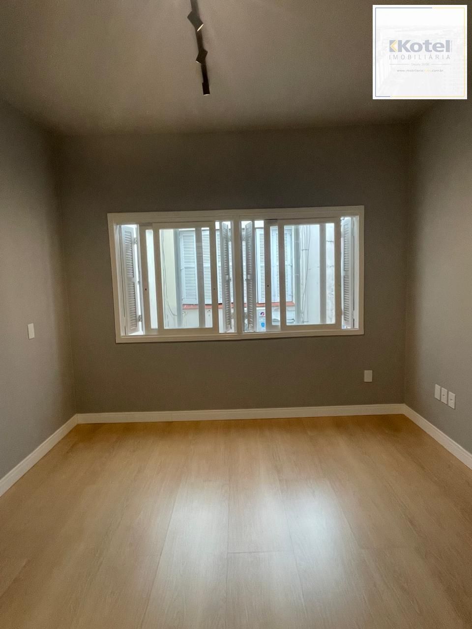 Kitnet, à venda, 24 m², Cidade Baixa - Porto Alegre — foto 3