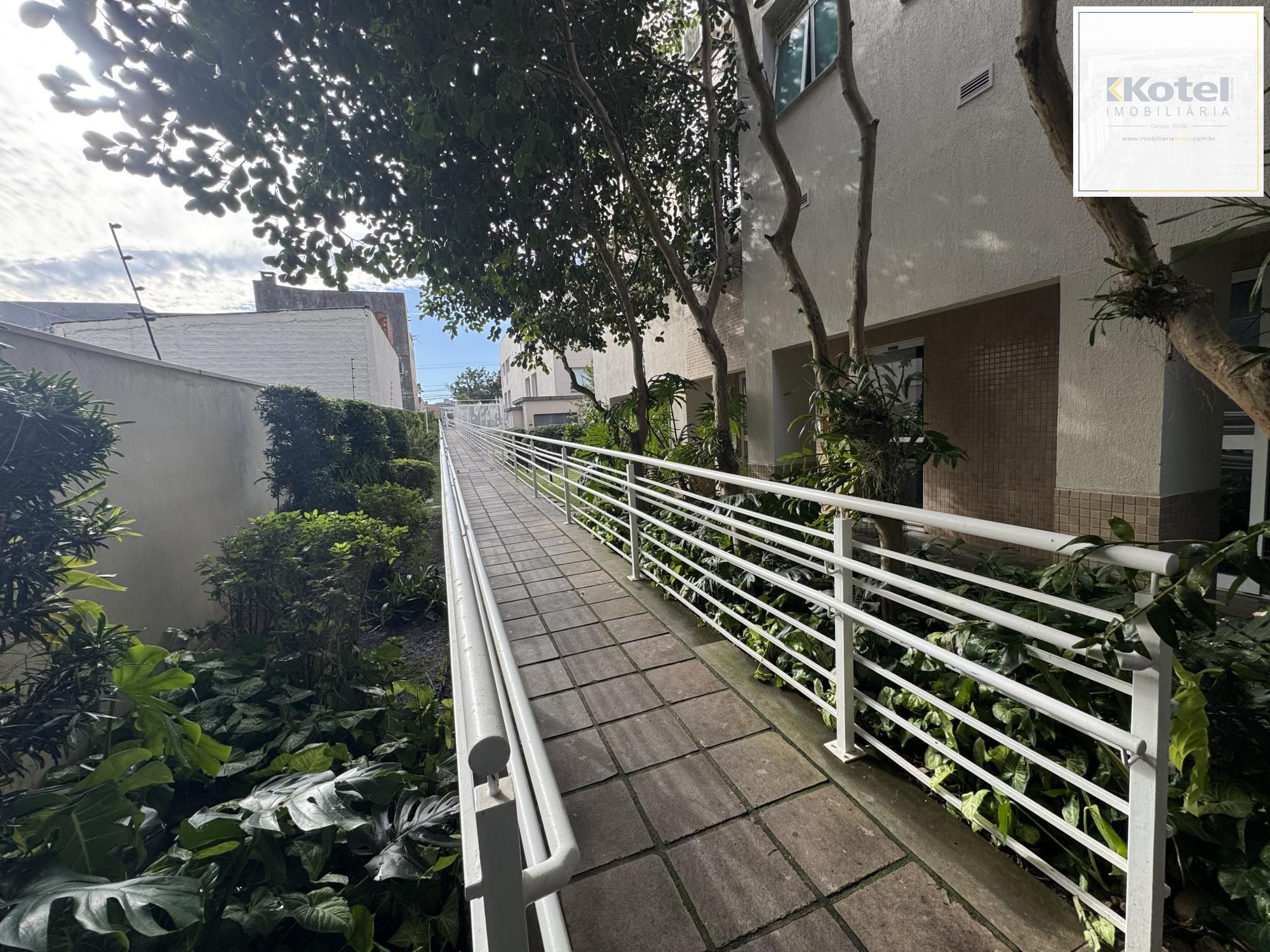 Apartamento em andar alto, posição solar norte/nascente, com excelente iluminação e ventilação natural. — foto 4